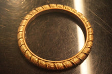 Load image into Gallery viewer, Assortment-of-Metal-Plastic-Bracelet