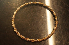 Load image into Gallery viewer, Assortment-of-Metal-Plastic-Bracelet