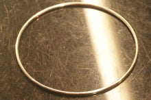 Load image into Gallery viewer, Assortment-of-Metal-Plastic-Bracelet