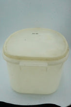 Load image into Gallery viewer, Tupperware Mid-Century Large Clear Container - ohiohippiessmokeshop.com
