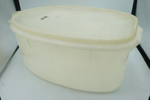 Load image into Gallery viewer, Tupperware Mid-Century Large Clear Container - ohiohippiessmokeshop.com
