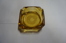 Load image into Gallery viewer, Vintage ashtray for 7.99- ohiohippies.com
