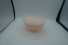 Load image into Gallery viewer, vintage Tupperware bowl- ohiohippies.com
