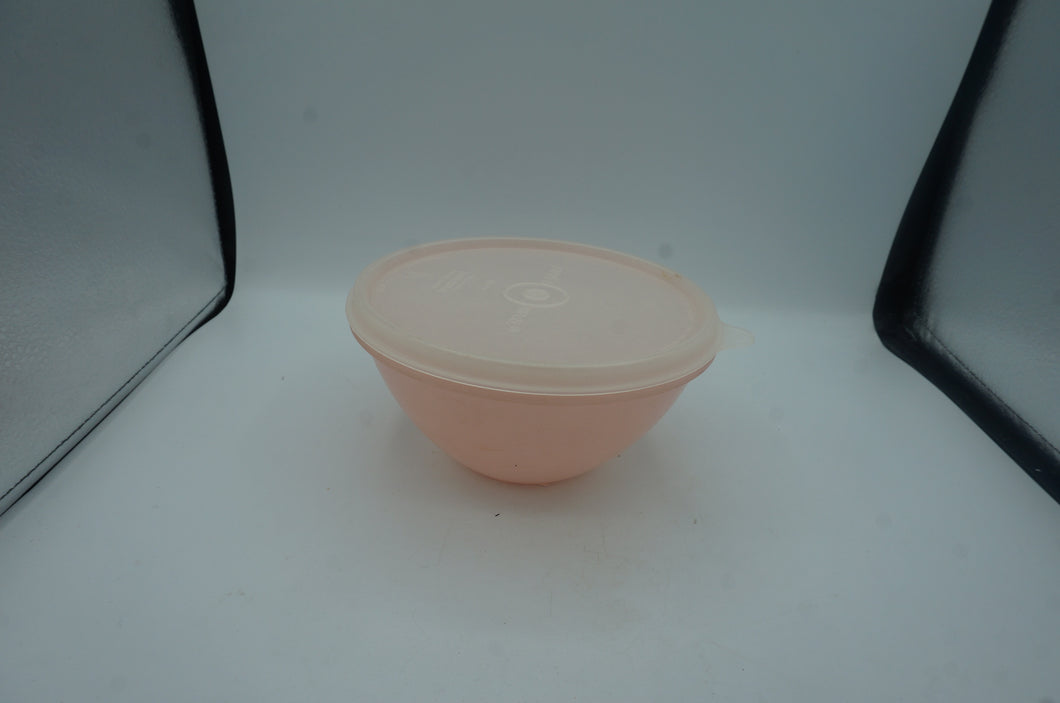 vintage Tupperware bowl- ohiohippies.com