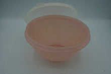 Load image into Gallery viewer, vintage Tupperware bowl- ohiohippies.com
