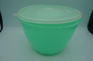 vintage Tupperware lettuce keeper- ohiohippies.com