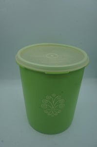 vintage Tupperware container- ohiohippies.com