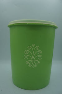 vintage Tupperware container- ohiohippies.com