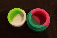 Load image into Gallery viewer, Small/Medium Silicone Puck - ohiohippessmokeshop.com
