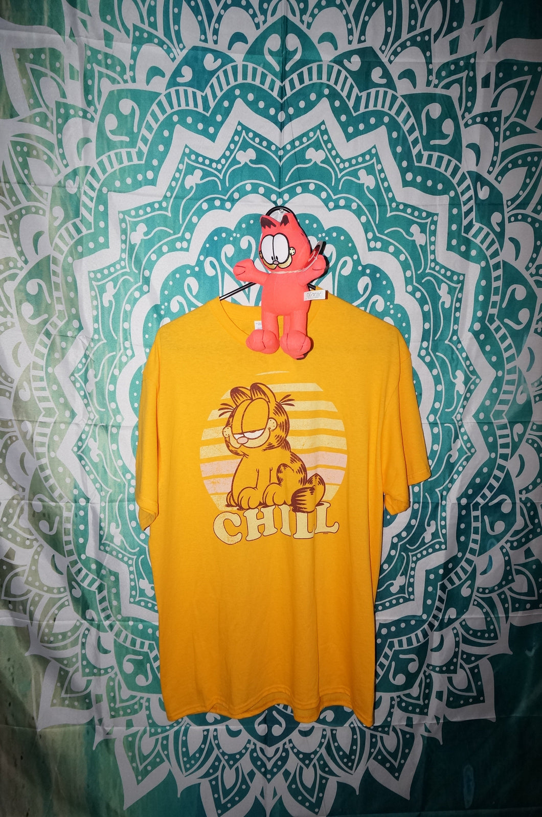 Garfield shirt with plush doll  size large - Caliculturesmokeshop.com